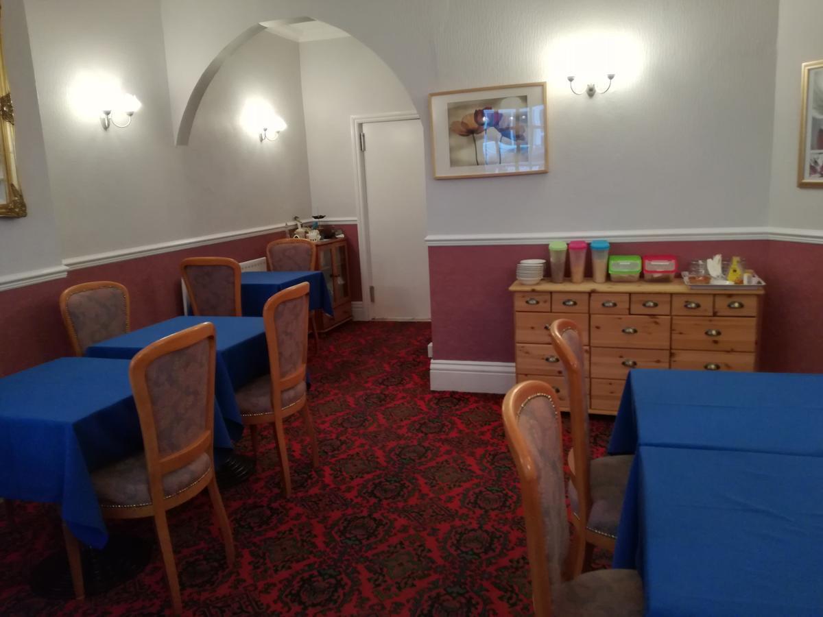 The Berwick - Over 40'S Only แบล็คพูล ภายนอก รูปภาพ